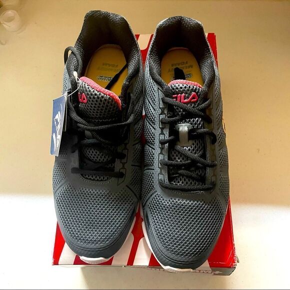 New Women's FILA Memory Foam Running Shoe size 10 - Picture 1 of 6